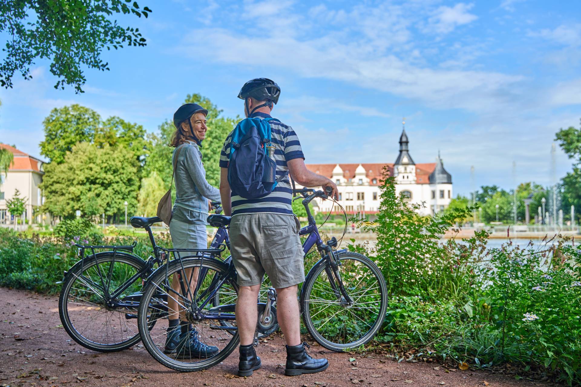 Radfahrer am Kurpark Bad Schmiedeberg