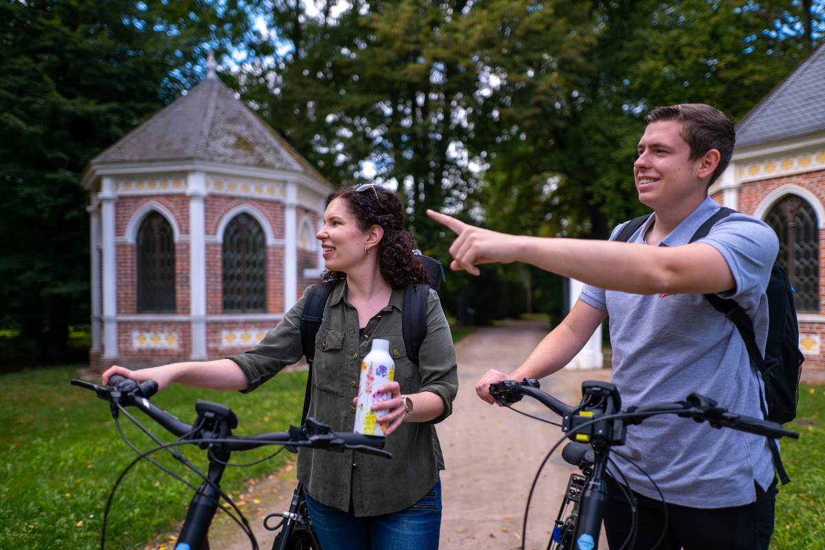 Radfahrer im Park Luisium