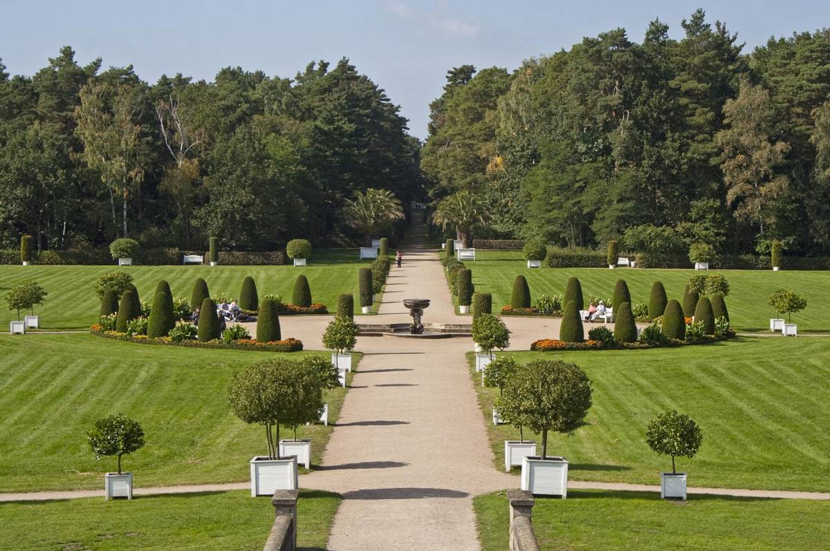 Gartenparterre im Schlosspark Oranienbaum Gartenparterre im Schlosspark Oranienbaum